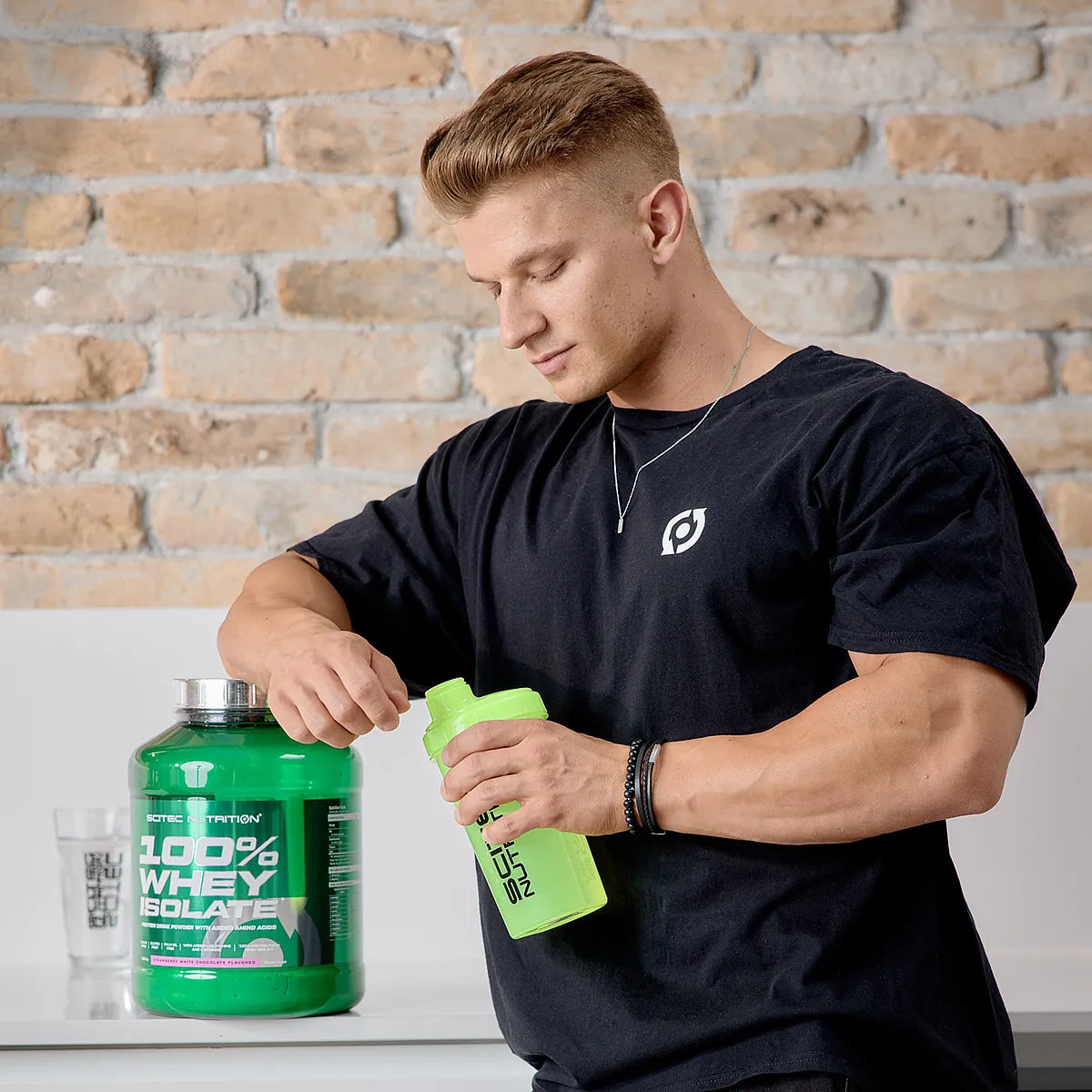 100% Whey Isolate, Vanilla Very Berry - 1816g - SciTec | image 3